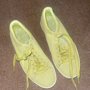 Like green puma sneakers